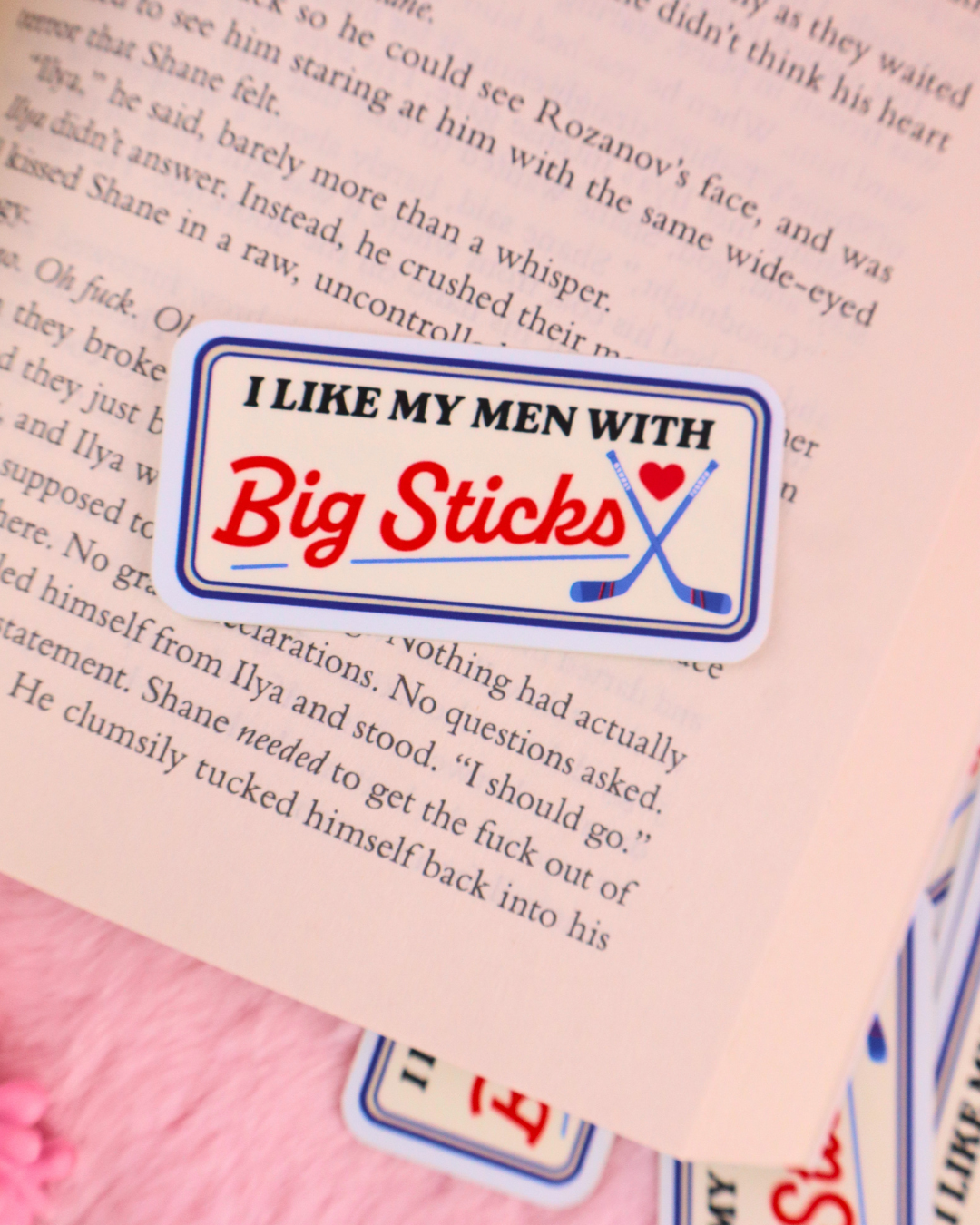 mm romance books sticker waterproof vinyl, kindle sticker, hockey romance sticker, ice hockey sticker, heated rivalry, off campus, kindle decorating, kindle accessories, gay romance books, queer books, kobo sticker, book lover, stickers for romance readers, booktok, boys crossing swords