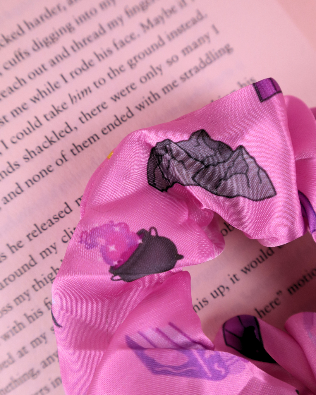 scrunchie for romantasy readers like acotar fourth wing