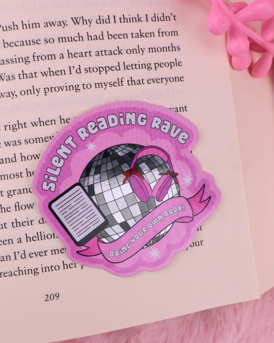 smut sticker for kindle clear case, spicy book lover, romance readers, booktok, bookstagram, bookish gift, bookish merch, villain lover, dark romance, booklover, book lover gift. kobo, boox, ereader sticker, reading rave, do not disturb
